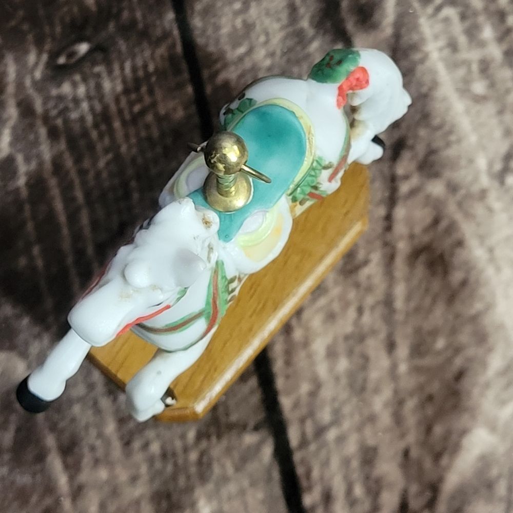 Carousel 🎠 Horse‎ - Picture 5 of 8